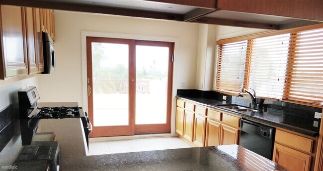 Foto del edificio - 9315 Alcott St