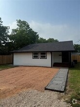 Building Photo - 111 E San Antonio Ave