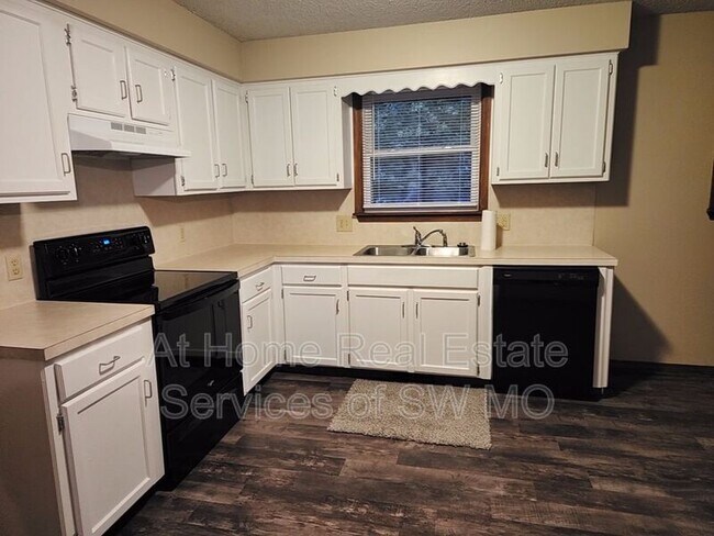 Foto del edificio - 206 N Oakwood Ave