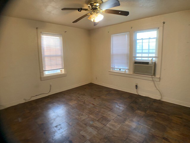 Primary Photo - 1524 SW Binkley St