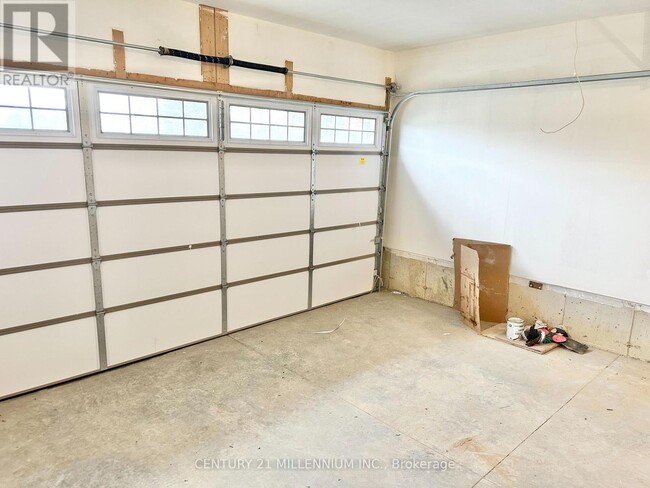 Building Photo - 43 Beretta St