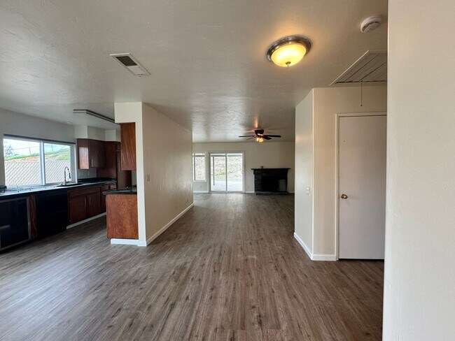 Building Photo - 3BR/2BA Home AVAILABLE NOW For Rent in El Cajon!