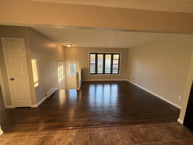 Foto del edificio - 647 Faircrest Ave NW