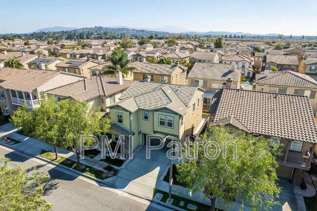 Building Photo - 356 W Weeping Willow Ave