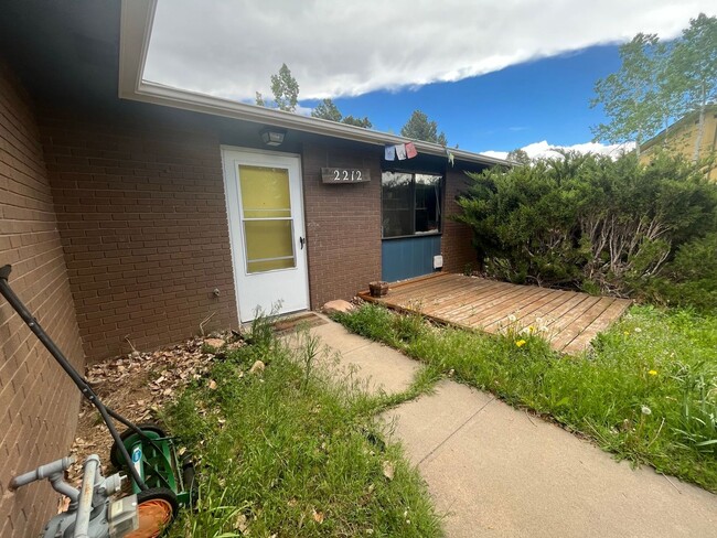 Building Photo - Fantastic Duplex Unit in West Fort Collins