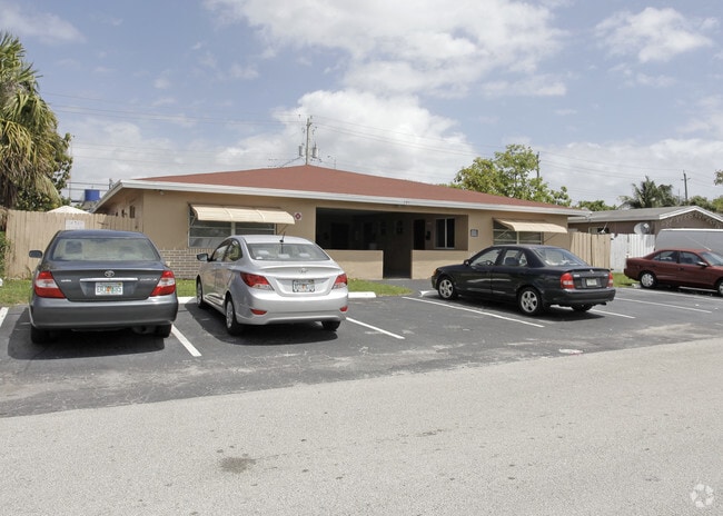 Building Photo - 501 NW 34th Ct