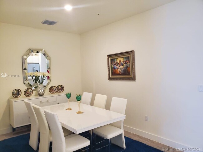 Foto del edificio - 7855 NW 104th Ave