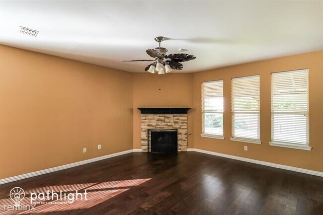 Building Photo - 5 br, 2.5 bath House - 2012 Piedmont Dr UNIT