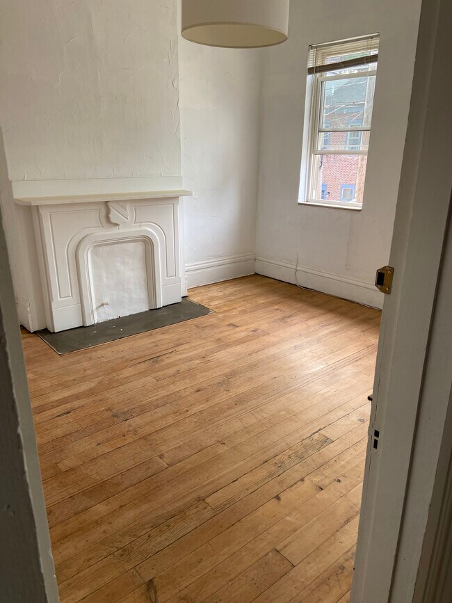 Building Photo - 123 45th St