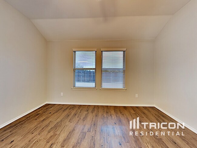 Foto del edificio - 3025 Iris Dr