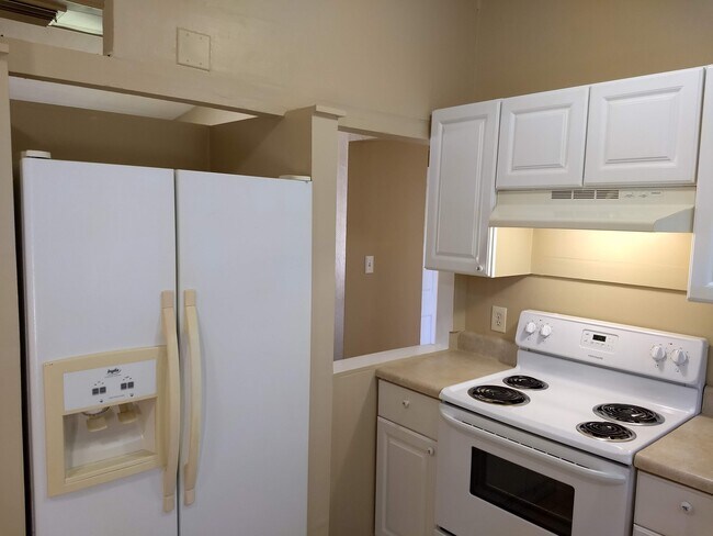 Building Photo - 226 E Cornelius Cir