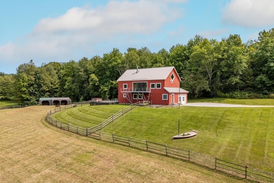 Primary Photo - 430 Towslee Hill Rd