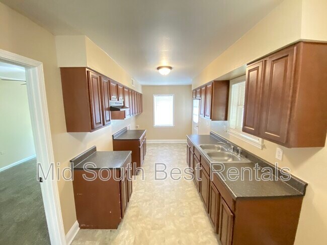 Building Photo - 2094 Wellons Ave
