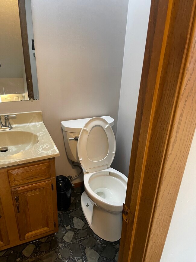 Building Photo - 141 Palomino Dr