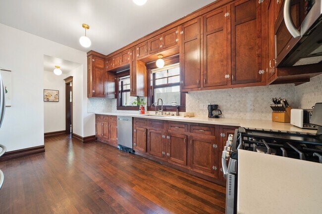 Foto del edificio - 749 Columbia Ave