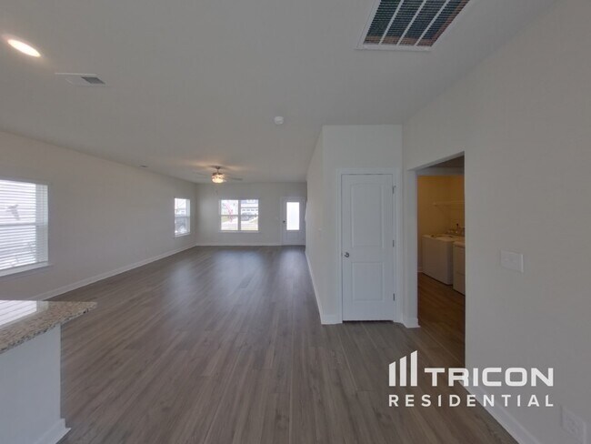 Building Photo - 2410 Valverde Wy