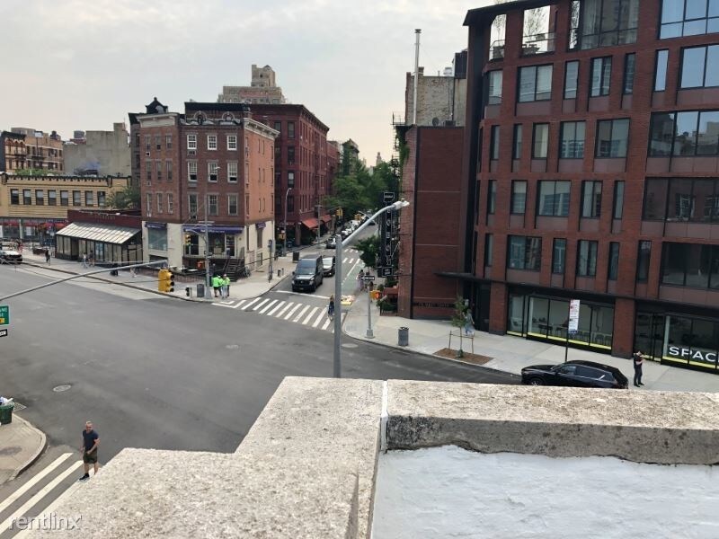 Primary Photo - 3 br, 2 bath Townhome - 165 W 10th St