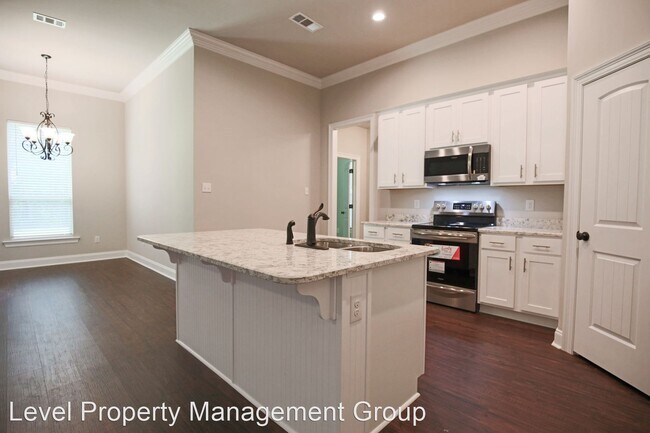 Foto del edificio - 3 br, 2 bath House - 524 Crackwillow Ave.