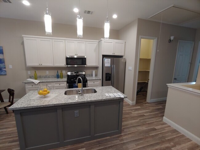 Foto del edificio - 4926 Weeping Willow Rd