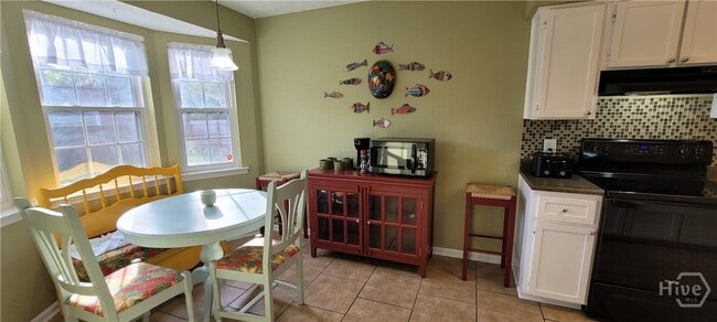 Building Photo - 8 Wyckfield Ct