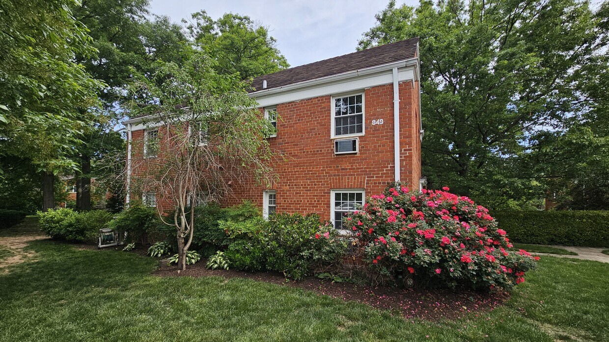 3231 Martha Custis Dr Unit 8493231, Alexandria, VA 22302 Condo for