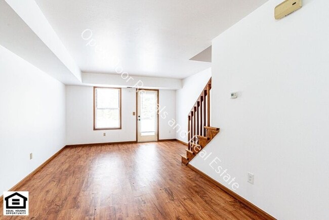 Building Photo - 5217 Vermont Ln