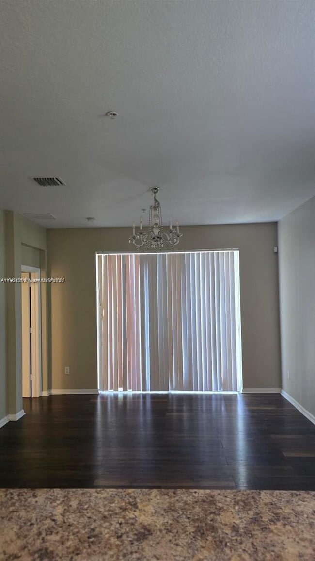 Building Photo - 2002 Freeport Dr