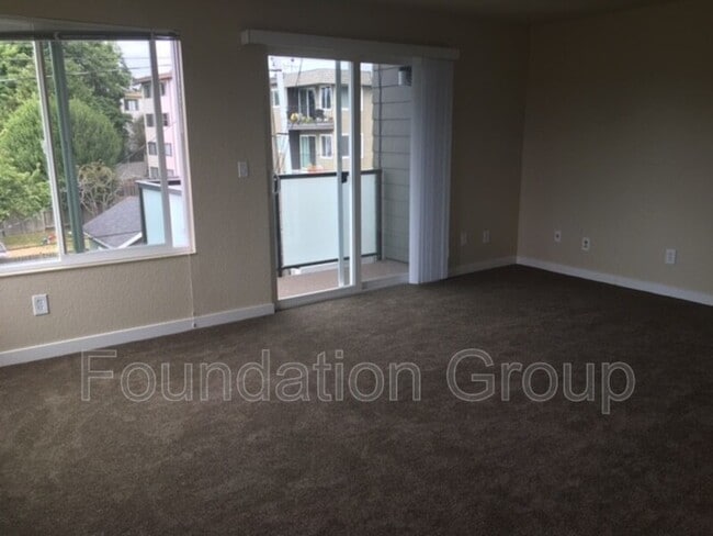 Building Photo - 2405 NW 65th St