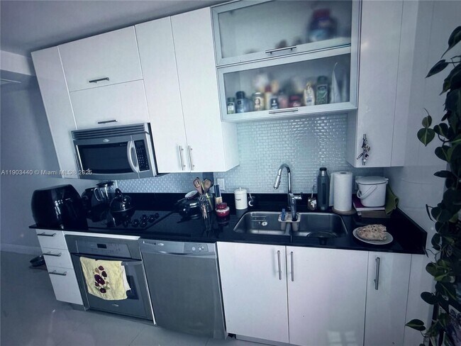 Foto del edificio - 60 SW 13th St