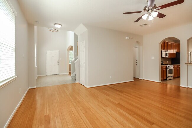 Building Photo - 12011 Summer Range Dr