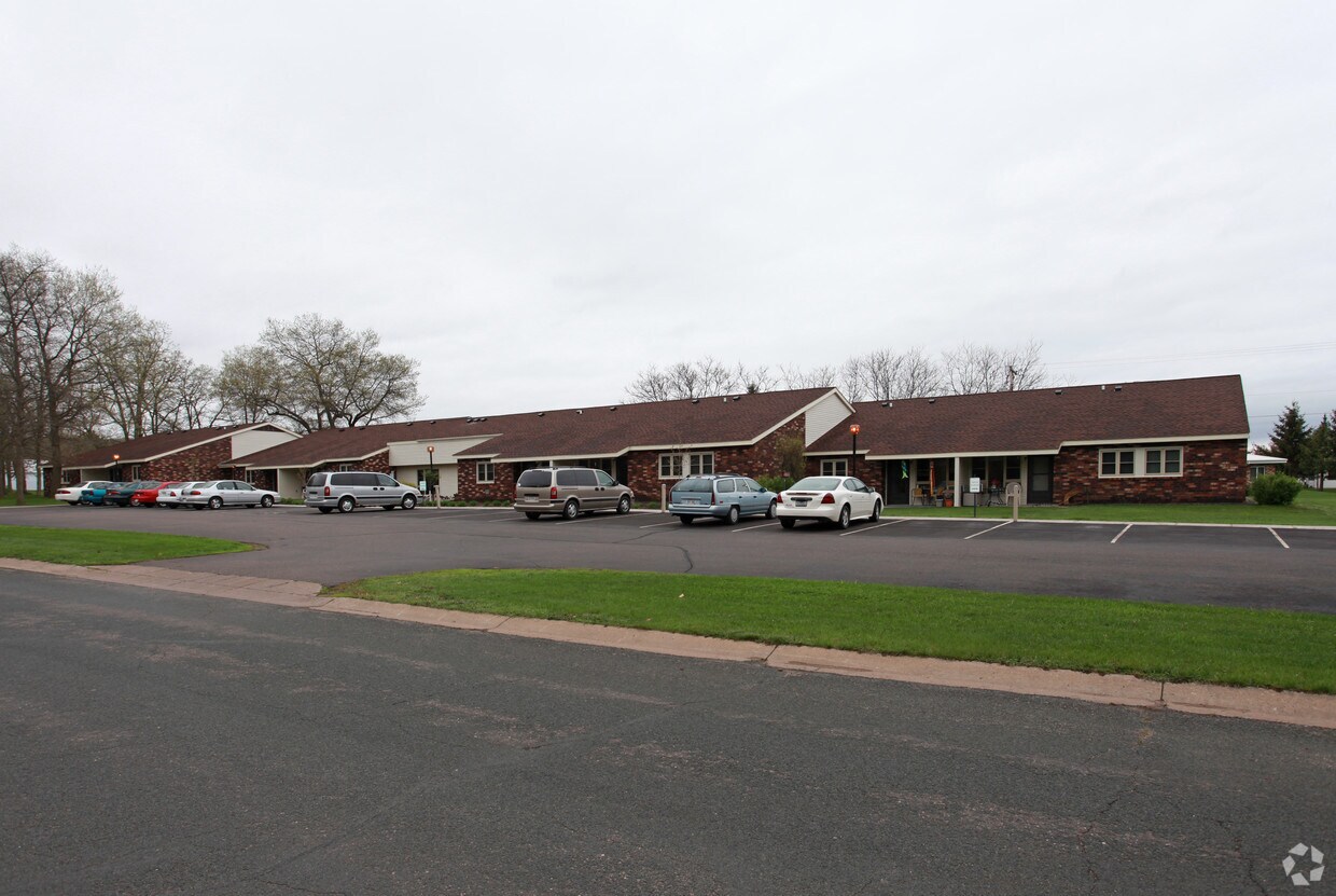 Fair Oaks Apartments Apartments in Saint Croix Falls, WI