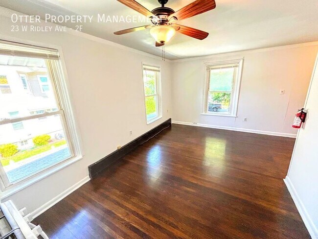 Foto del edificio - 23 W Ridley Ave