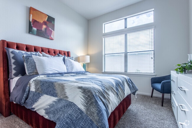 1 BR, 1 BA - 670 SF - Z - Haven at Main