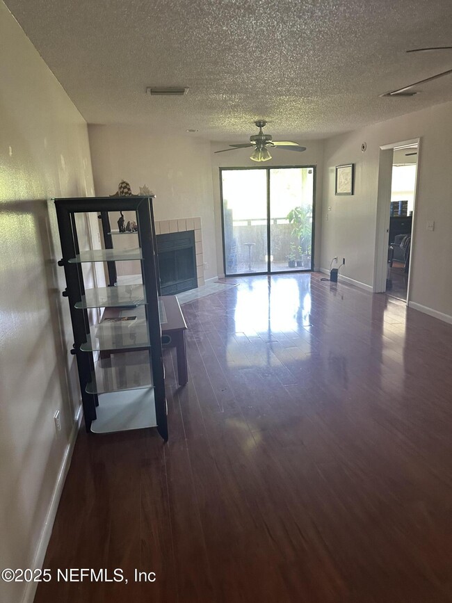 Building Photo - 5615 San Juan Ave