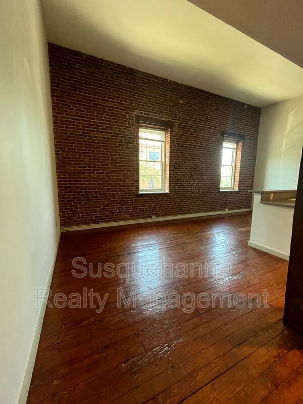 Building Photo - 402 W. Frederick St.