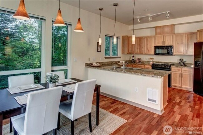 Foto del edificio - 2bd/1.75ba Kirkland Condo