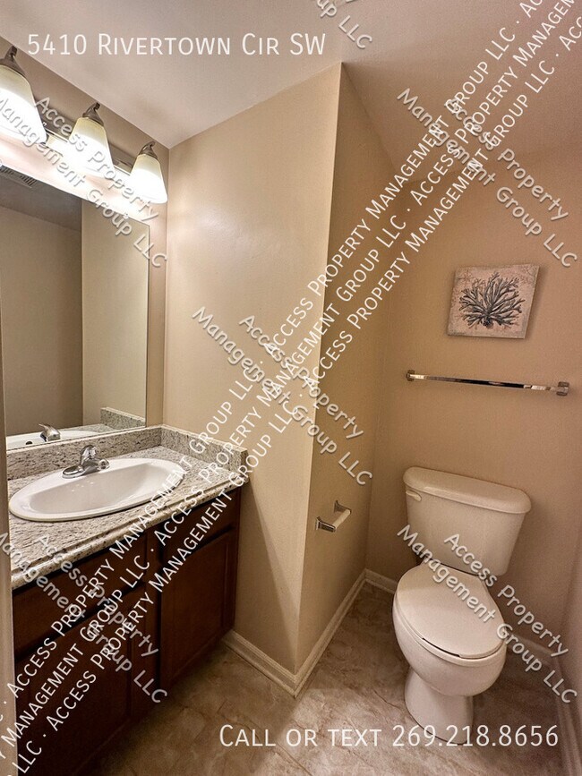 Building Photo - River Town Place Condo 3 Bedroom and 2.5 B...