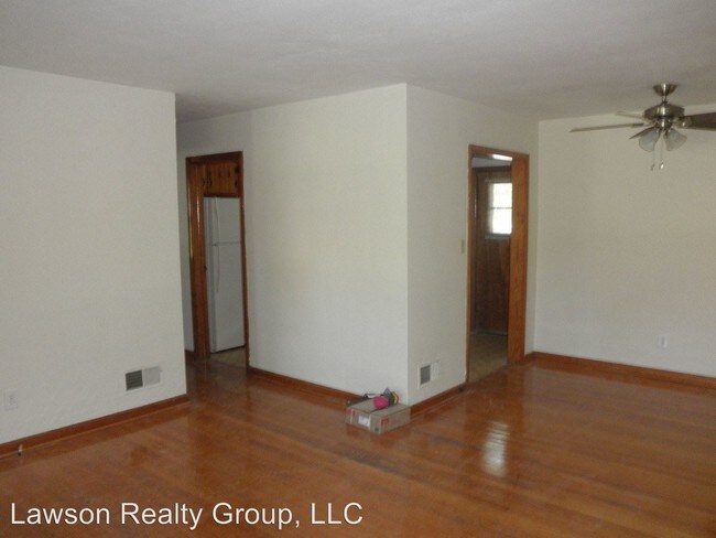 Building Photo - 443 Red Ln