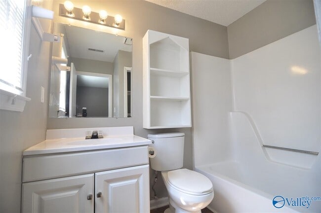 Building Photo - 3911 Talwell Dr SW