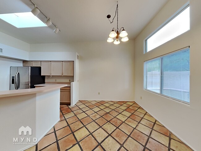 Building Photo - 1293 W Crystalline Way