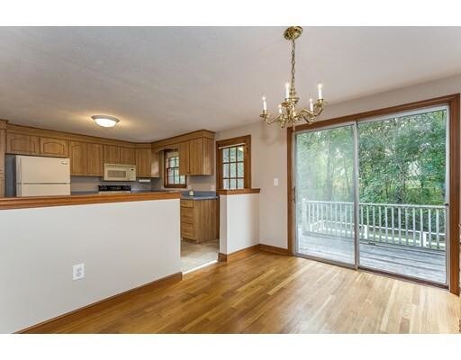 Building Photo - 10 Brentwood Dr
