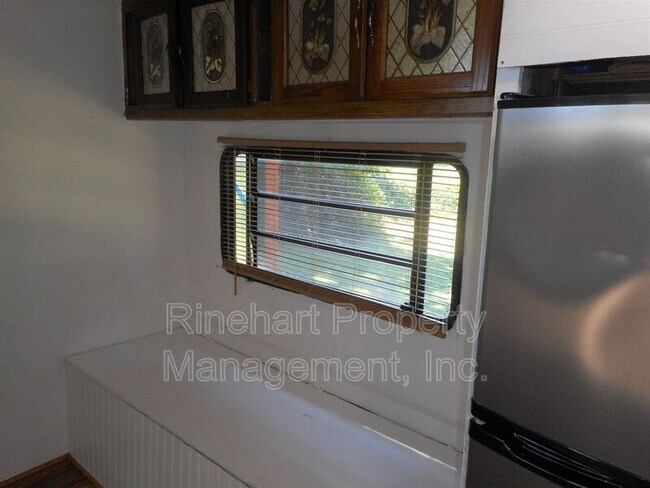 Building Photo - 723 Davis Heights Dr