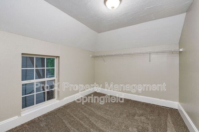 Building Photo - 731 S Grant Ave