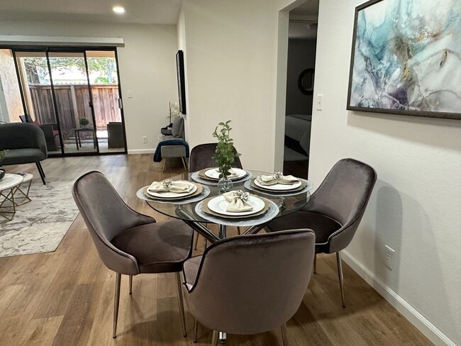 Building Photo - Must See This Remodeled 2 Bedroom, 1 Bathr...