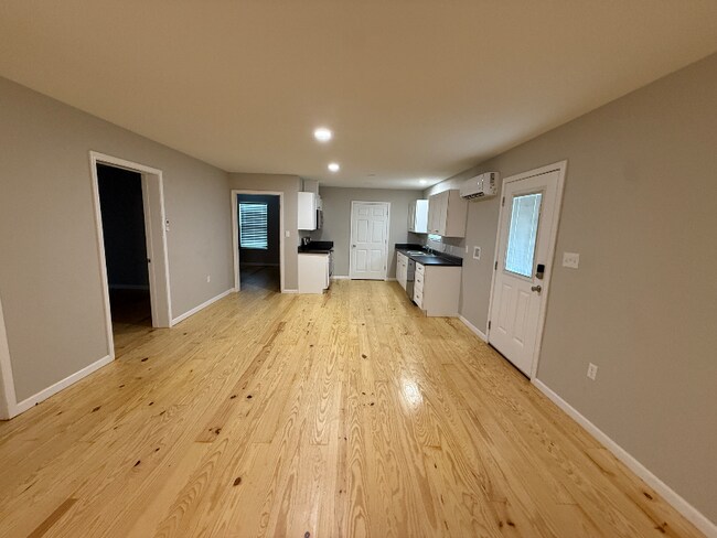 Foto del edificio - 80 Redwood Ln