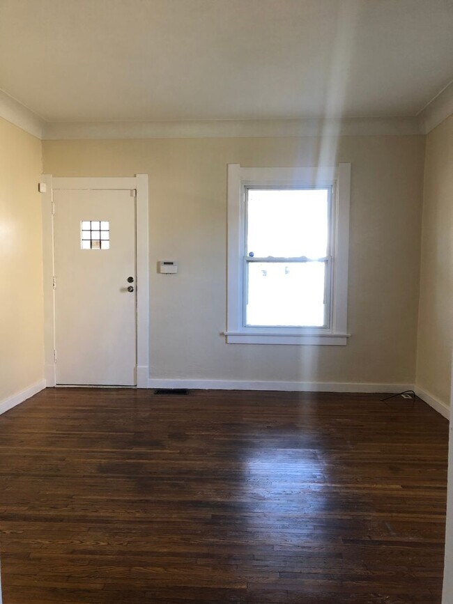 Foto del edificio - New on The Market....drive by today to take a look!!