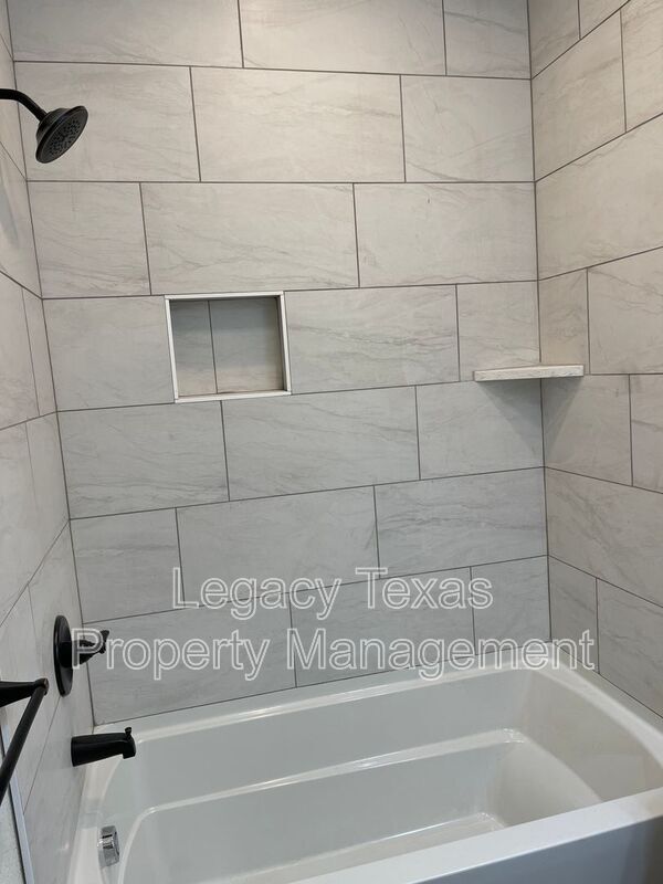 Building Photo - 2319 CR 704