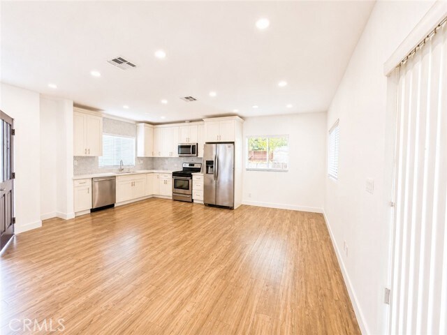 Foto del edificio - 6651 Noble Ave