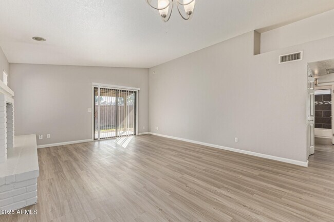 Foto del edificio - 6605 N 48th Ave