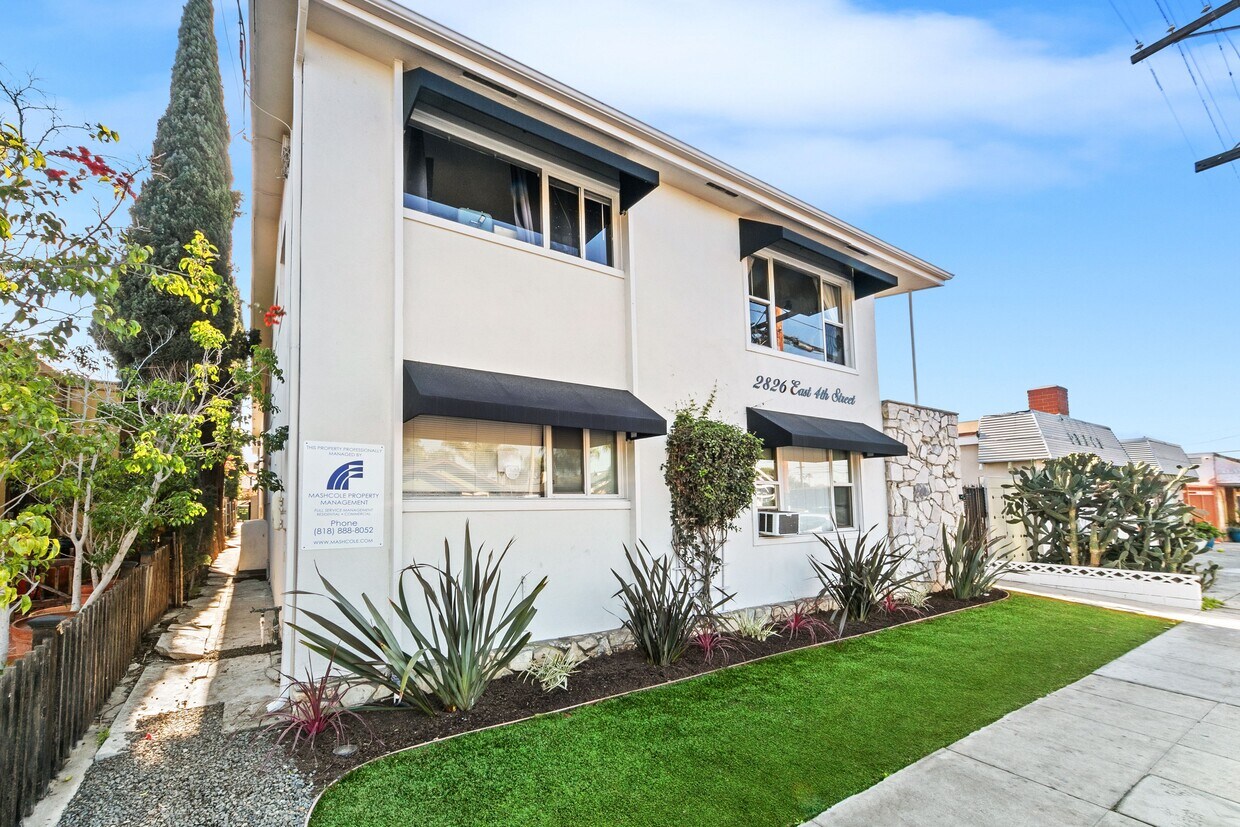 2826 4th Street - 2826 E 4th St